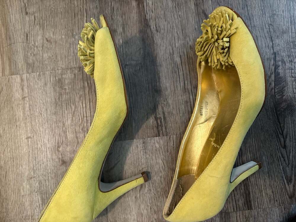 J.Crew Yellow Suede Pom-Pom Pumps Size 7 - Picture 10 of 10